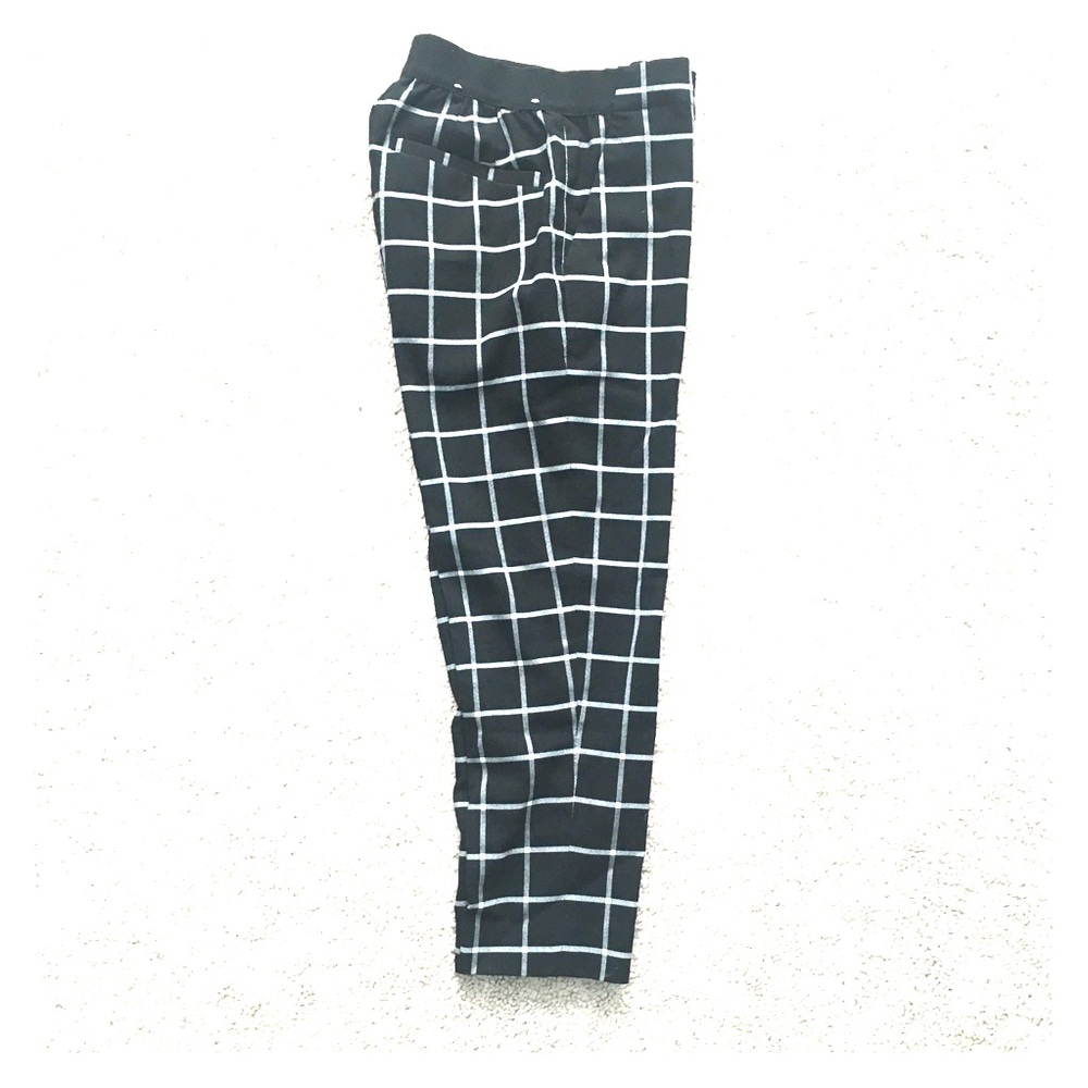 UNIQLO cropped pants